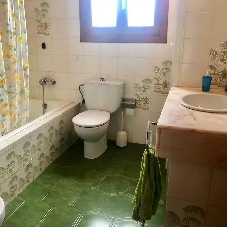 Con Piscina Privada En *